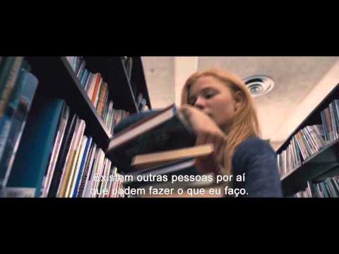 Carrie - A Estranha - Trailer Oficial Legendado (2013)