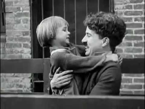 Charlie Chaplin - Il Monello (1921) - Il monello sottratto a Charlot