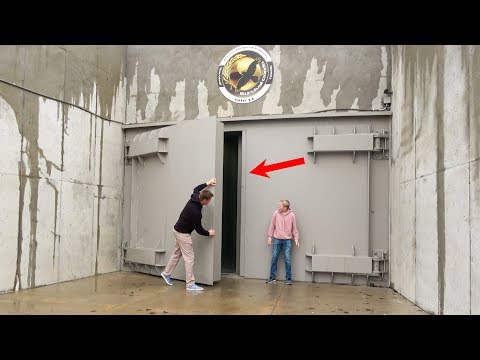 What&#039;s inside a Luxury Doomsday Bunker?