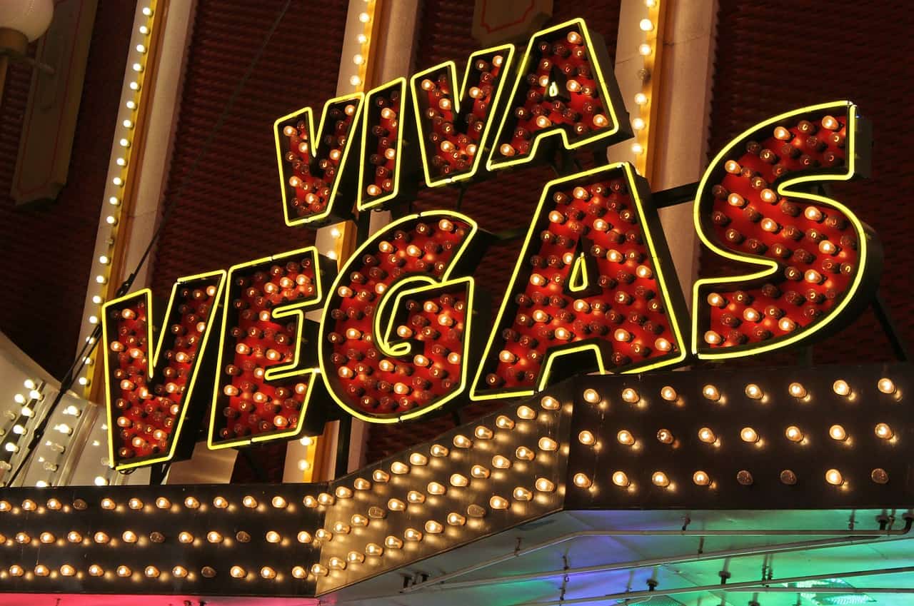 Jak oglądać Viva Las Vegas przez VPN. Zobacz Viva Las Vegas z 1964 roku oceniony na 6.2 na 10 punktów.